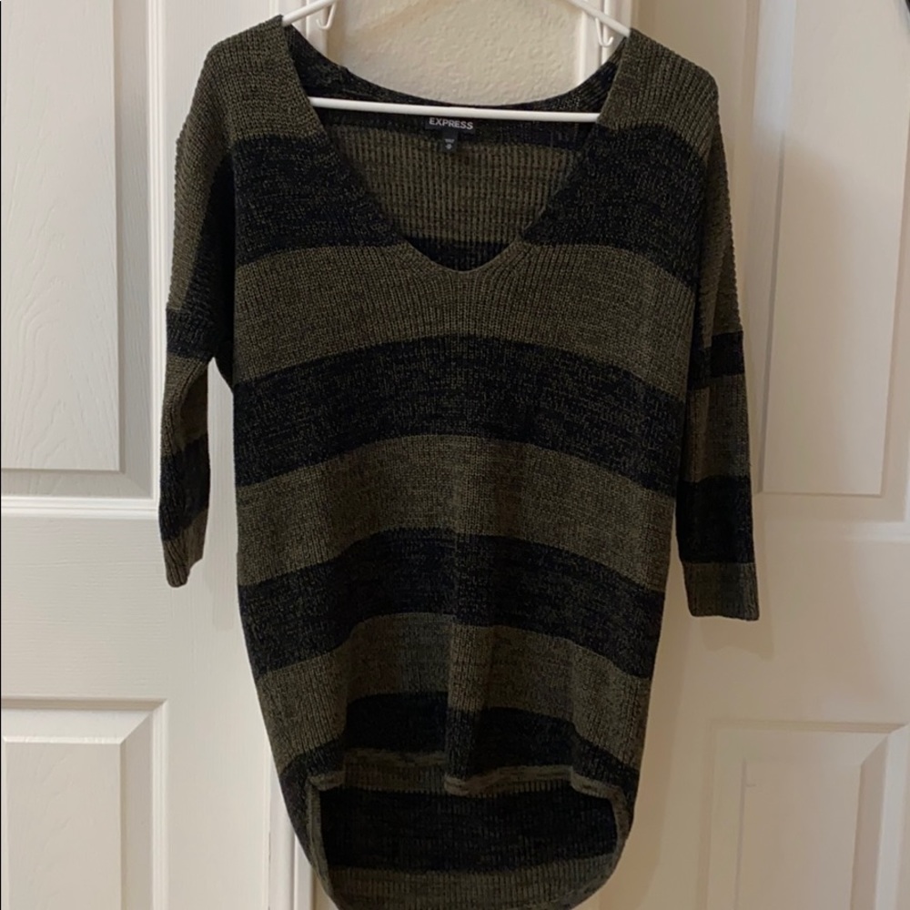 EXPRESS 3/4 Sleeved Sweater